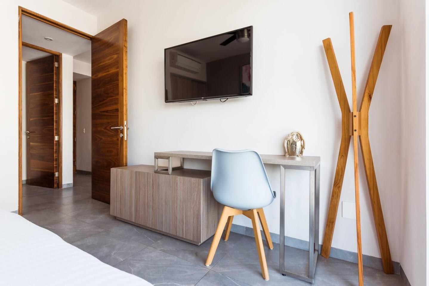 Spacious Retreat For 10 People *